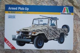 Italeri 6352  ARMED PICK-UP TRUCK TOYOTA 4X4